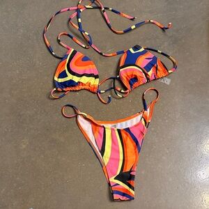 SHEIN Multicolor Abstract Bikini Set